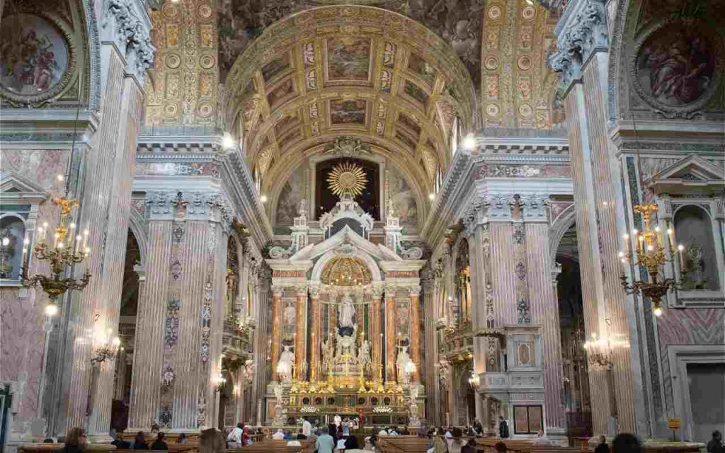Navata centrale Chiesa del Gesù Nuovo