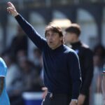 "Conte annuncia a Napoli i nomi di Sudakov, Frattesi e Gabri Veiga per il mercato estivo."