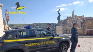 "72 persone denunciate a Matera per favoreggiamento dell'immigrazione clandestina"