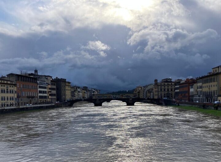 "Maltempo in Toscana: Arno raggiunge primo livello di allerta a Firenze e Mugello"