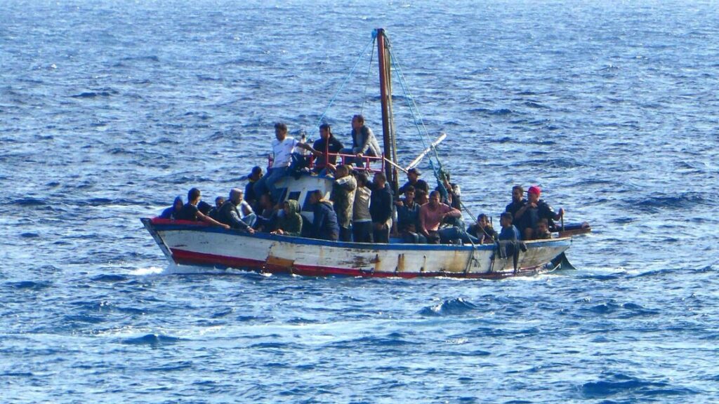 "Ricerche in corso per 40 migranti dispersi nel Canale di Sicilia dopo un naufragio."
