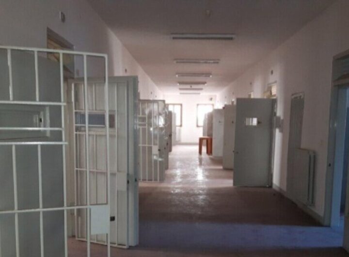 "Detenuto deceduto nel carcere di Paola, indagini avviate su possibile suicidio."