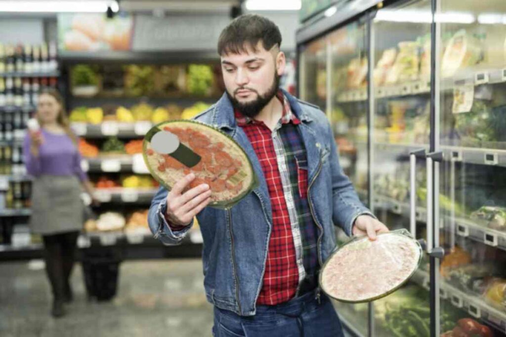 La comodità di gustare una pizza calda e saporita a casa, senza dover attendere per la preparazione o recarsi in pizzeria