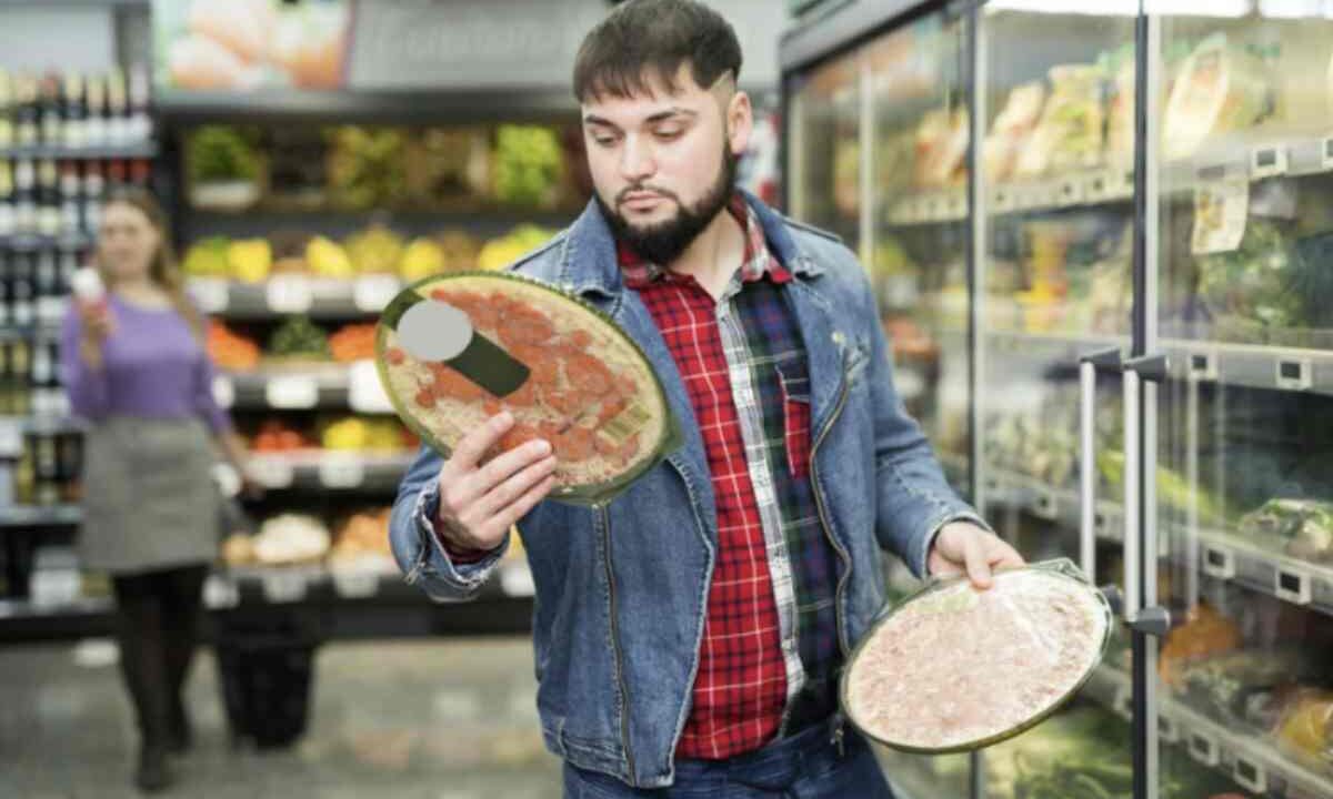 La comodità di gustare una pizza calda e saporita a casa, senza dover attendere per la preparazione o recarsi in pizzeria